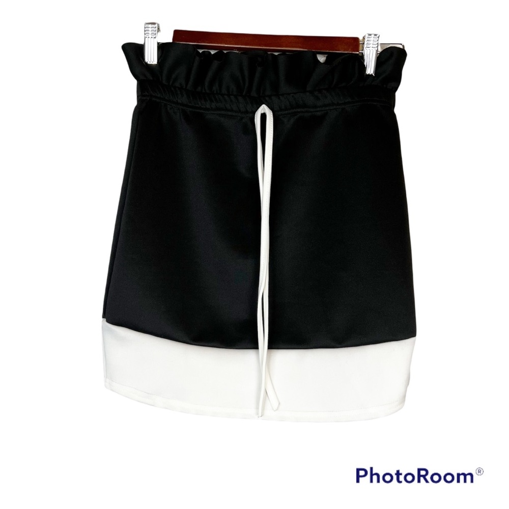 NWT Boohoo Petitie Jemima Contrast Panel Paperbag Waist Mink Skirt In Black